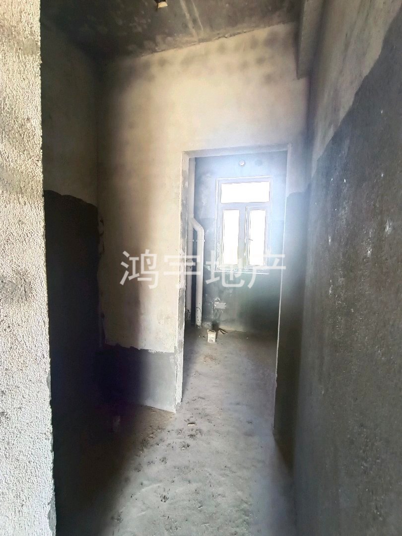 山水国际,山水国际全新毛坯南北通透稀有四室两厅近公园学校出售6