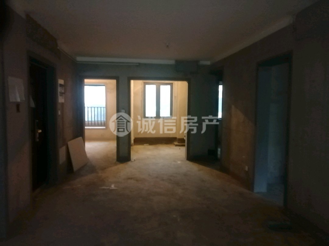 天元府,天元府 毛坯四室两厅两卫 一楼有院 房主诚心出售2