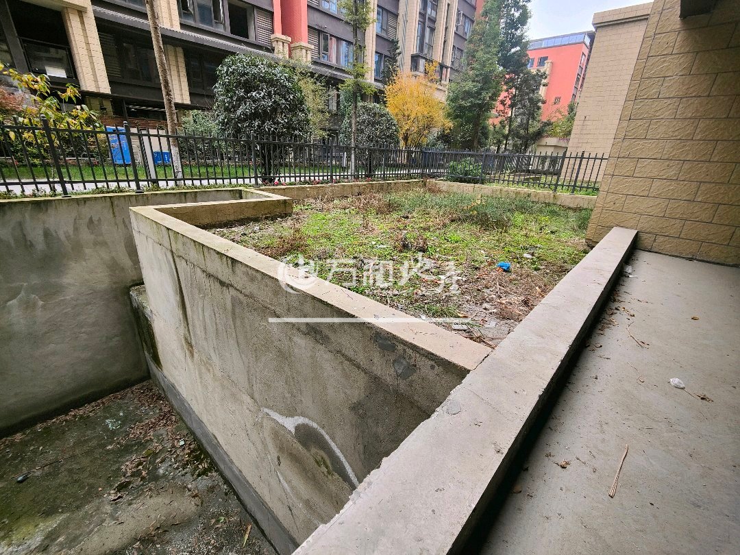 雍湖公园里,公园里下跃，带前后花园1