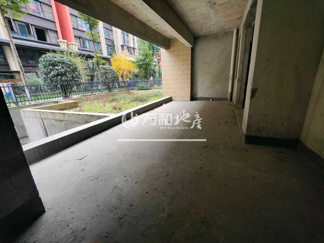 雍湖公园里,公园里下跃，带前后花园10