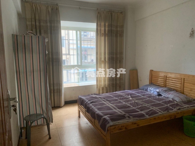 高滩坝小区,精品好房，高滩坝小区3室2厅2卫1阳台，房主急售2