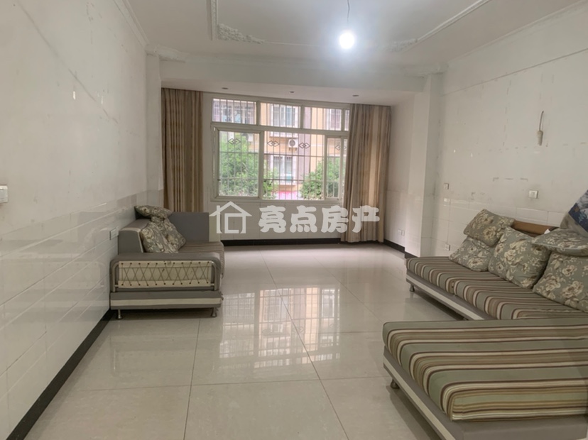 高滩坝小区,精品好房，高滩坝小区3室2厅2卫1阳台，房主急售1