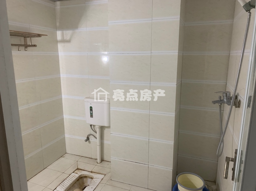 高滩坝小区,精品好房，高滩坝小区3室2厅2卫1阳台，房主急售7