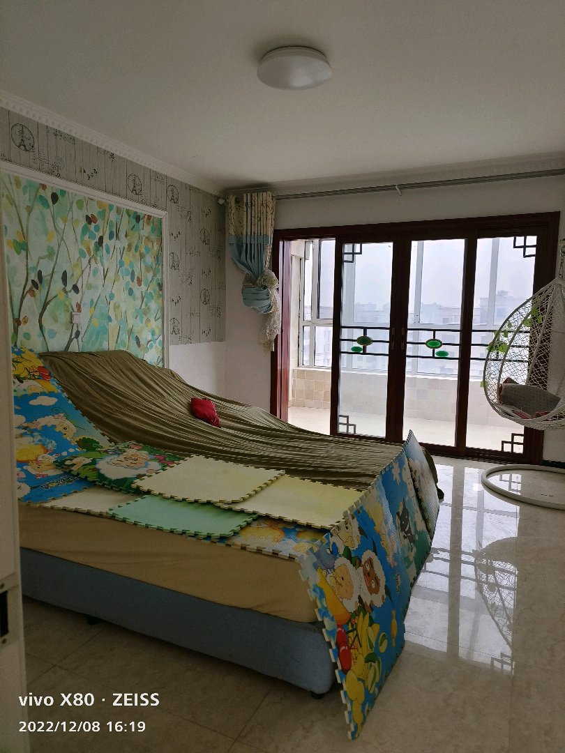 沭河花园,顶复精装修.送车位储藏室送家具家电证过二装修花30万.住半年11