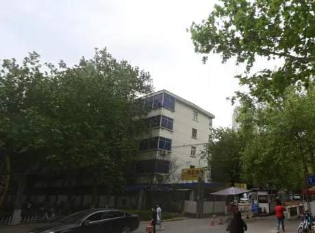 彩虹老生活区-秦都区城西渭阳西路彩虹家属区老区育才门北侧