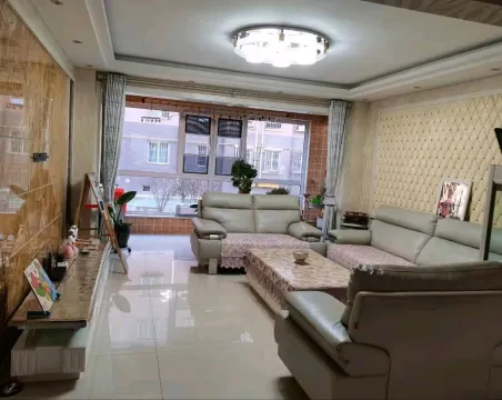 东方秦韵3室2厅2卫精装