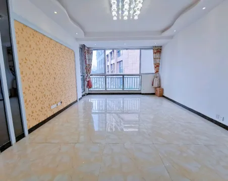 东方家园3室2厅2卫朝北精装
