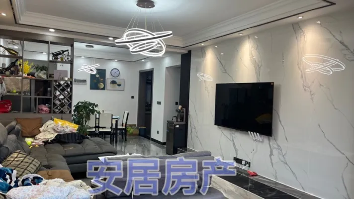 锦辉广场周边配套完善，精装