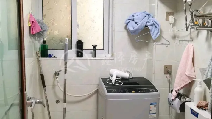卧龙大都会房子出售，契税满二，家电打包