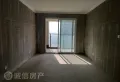 交通方便，环境好，毛坯可随意装修。9