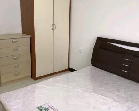 名流美域1室1厅1卫朝东北精装