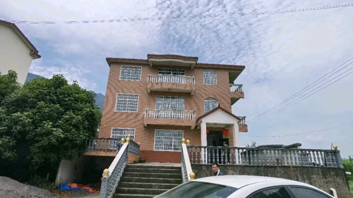 新木岗木纳里带院子私房诚心出售