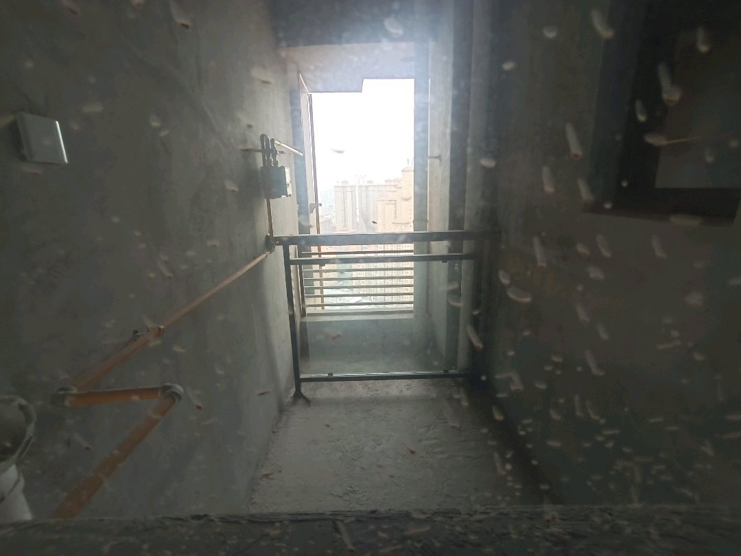 鸿宇时代,鸿宇时代顶跃层江景房。5