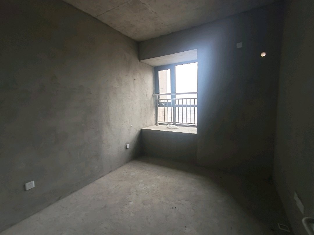 鸿宇时代,鸿宇时代顶跃层江景房。4