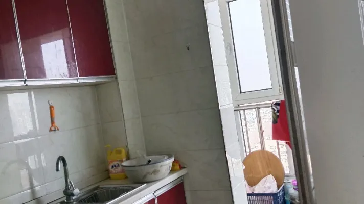 南北通透，三室两厅两卫，房本满3年
