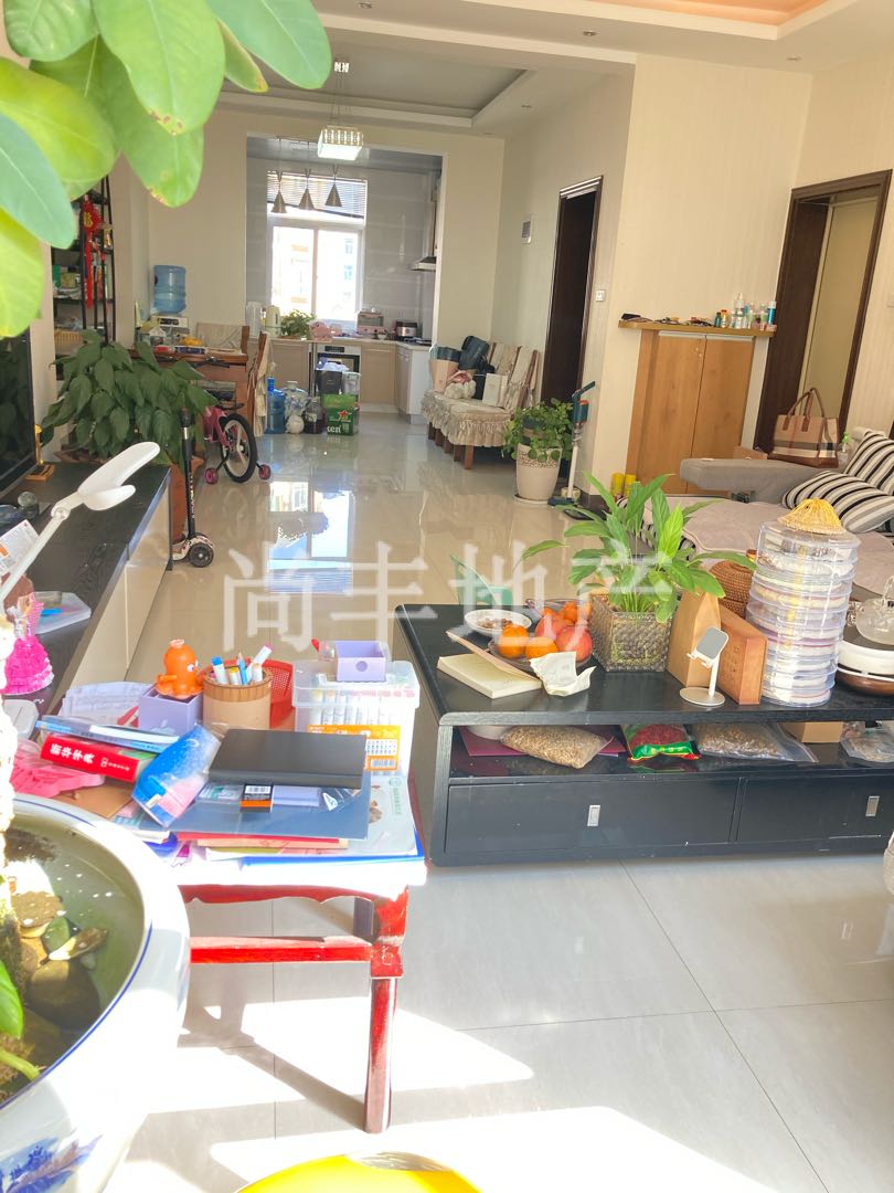 都市森邻,都市森邻小区中间单元房3楼 大四室一线品牌装修、换别墅诚售1