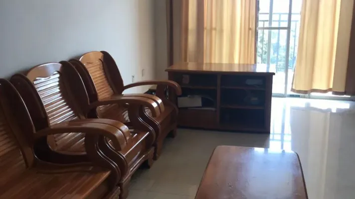 简装两室出租 家具家电齐全
