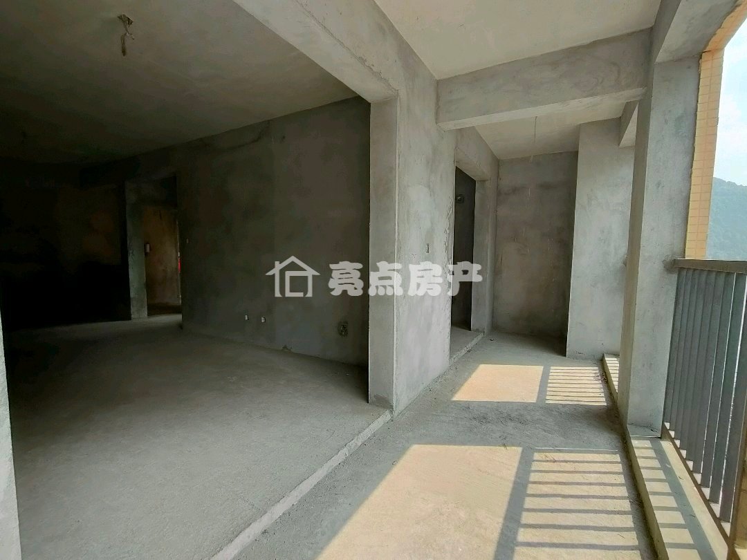 水富县城东毛坯3室2厅1卫二手房出售7