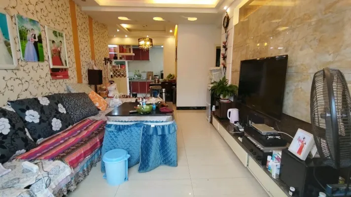 80㎡城南华府紧邻地铁，公交便利