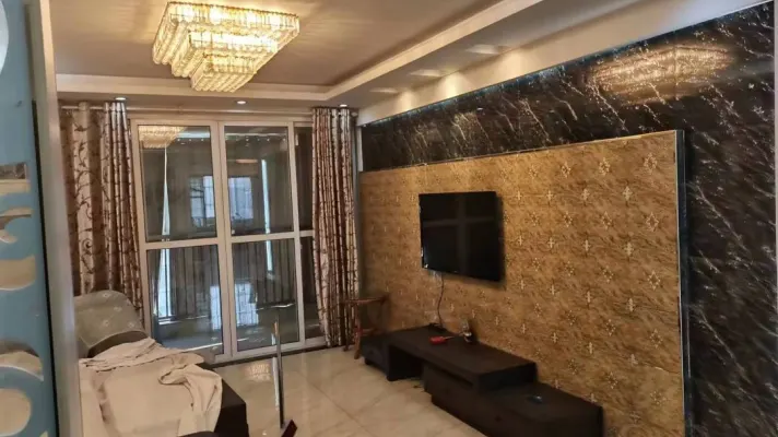 睿懿园，产权清晰，精致装修，三室两厅户型双阳台家居全留，光线