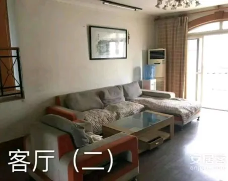 嘉都名苑3室2厅2卫朝南精装