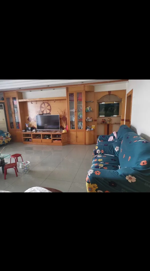 城北大小区，有电梯，安逸。4室