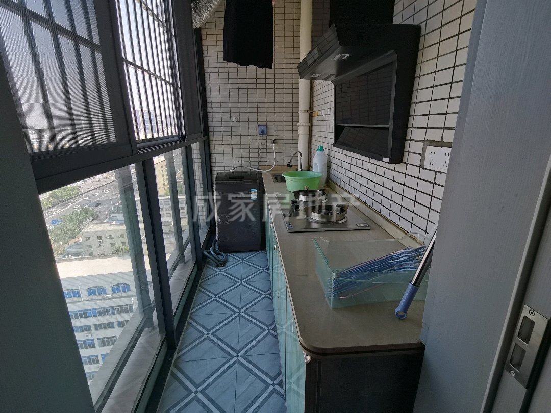 中驰景苑,中驰景苑纯板房，经典户型3室2厅2卫0阳台急售！房型极好！4