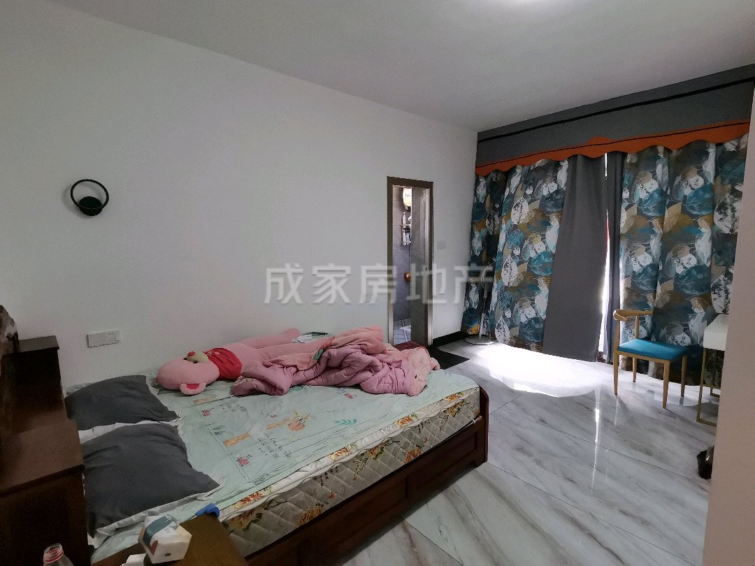 中驰景苑,中驰景苑纯板房，经典户型3室2厅2卫0阳台急售！房型极好！6