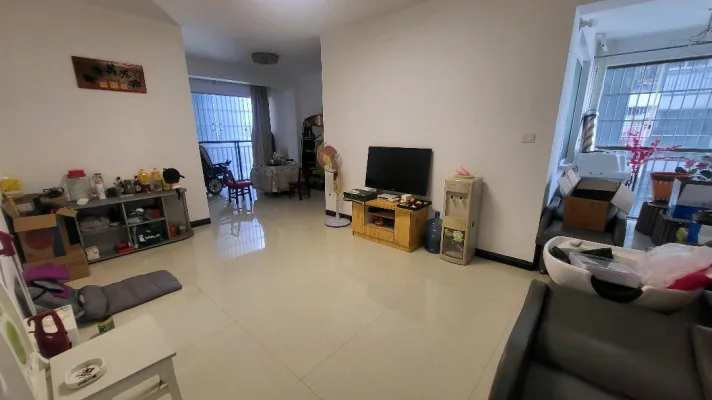 金桐一号三房两卫新装修没住过