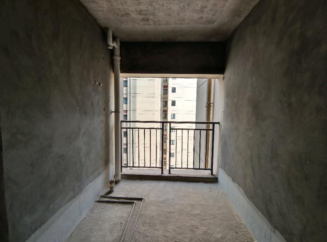 麒麟区南片区毛坯3室2厅2卫二手房出售9