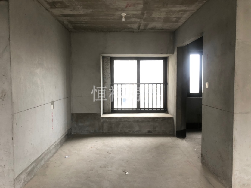 碧桂园凤凰台,中天御苑旁碧桂园凤凰台 四开间朝南 景观楼层11