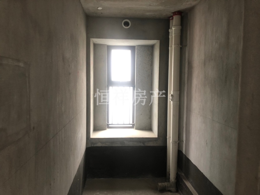 碧桂园凤凰台,中天御苑旁碧桂园凤凰台 四开间朝南 景观楼层3