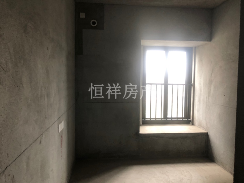 碧桂园凤凰台,中天御苑旁碧桂园凤凰台 四开间朝南 景观楼层4