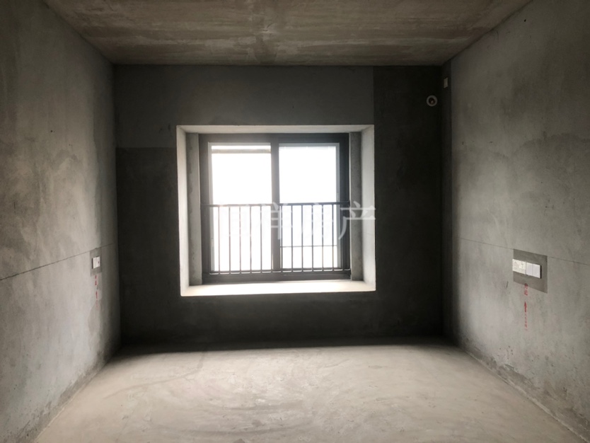 碧桂园凤凰台,中天御苑旁碧桂园凤凰台 四开间朝南 景观楼层8