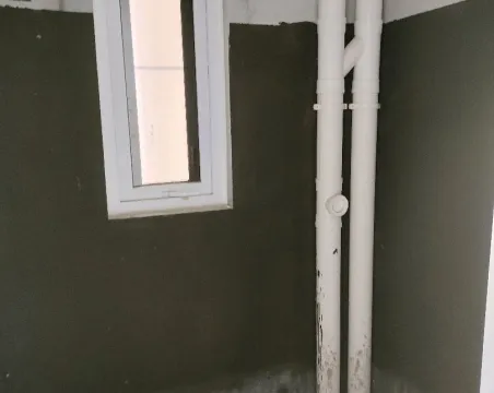 中梁一号院4室2厅2卫朝南北毛坯