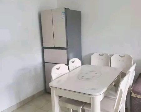 凤凰新城2室2厅1卫朝南北精装