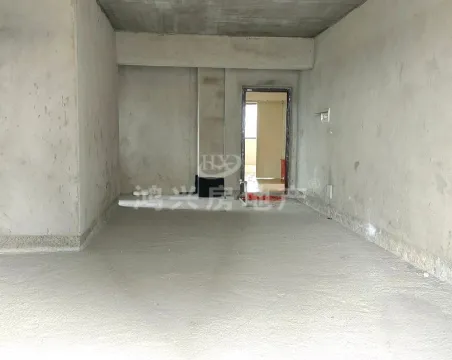 金爵华府4室2厅2卫毛坯