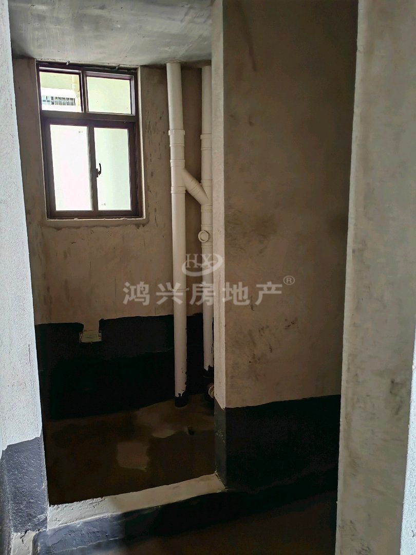 北流市城西毛坯4室2厅2卫二手房出售3