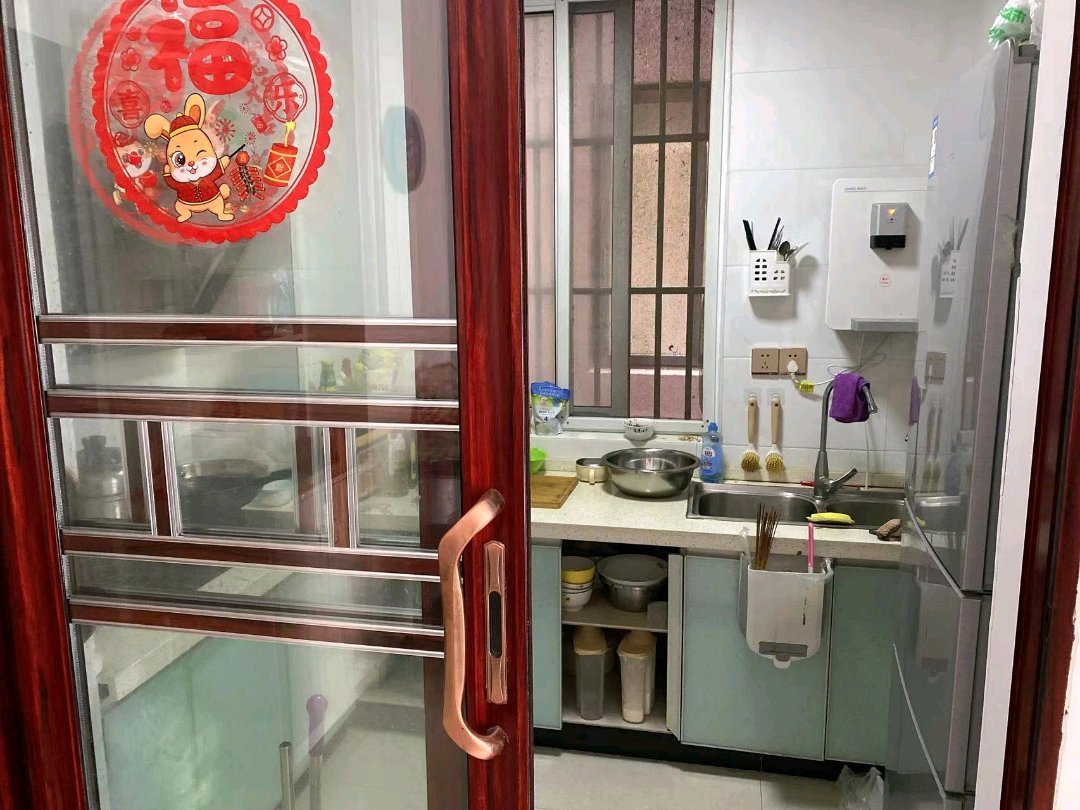 高速时代华府,小区环境很好，坐落在建安广场附近2