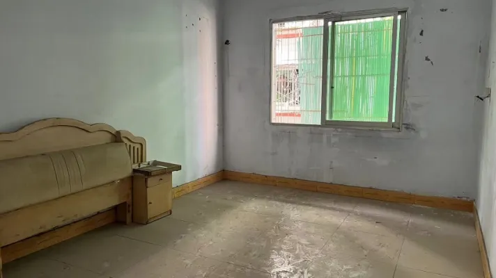 桂仙公寓周边配套完善，毛坯 有钥匙带您看