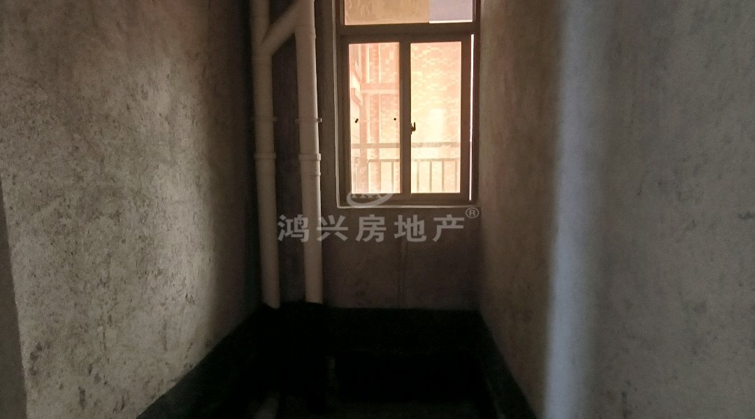 北流市城西毛坯4室2厅2卫二手房出售3