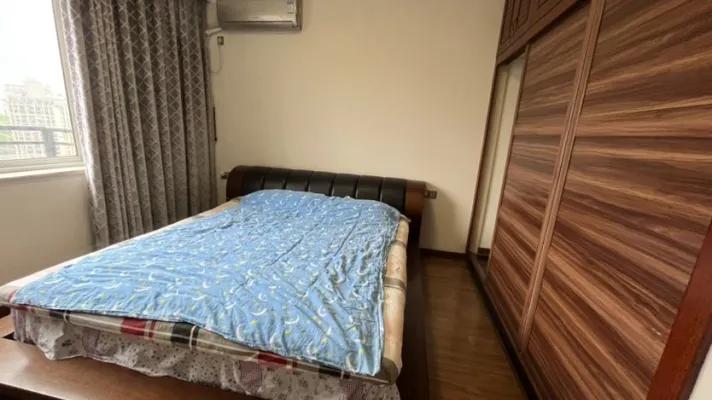 城中央二中旁，住家精装大3房2卫，送3个大阳台，拎包入住