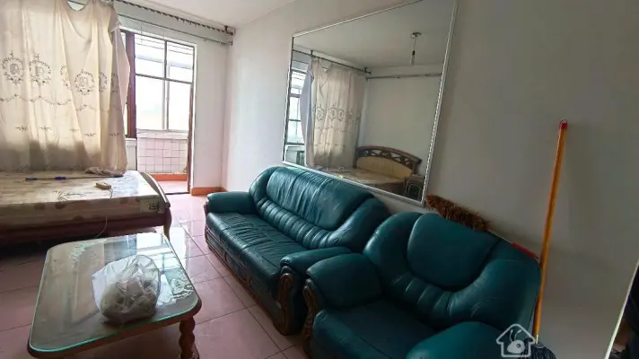 彭阳春酒厂家属楼超好的地段，住家舒适