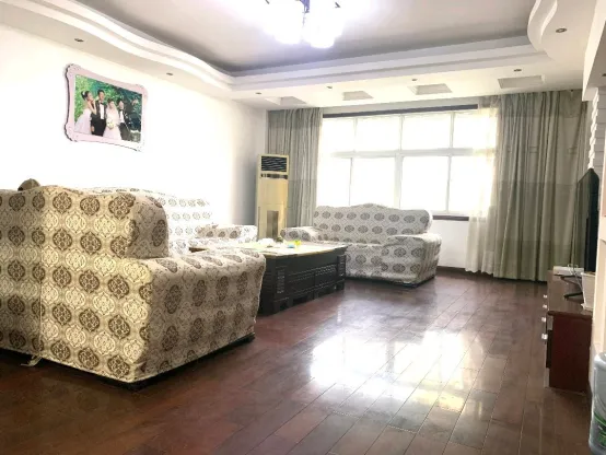 湖滨花园5室2厅2卫朝南精装房源图片
