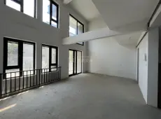 开发区|云樾东方4室2厅3卫出售