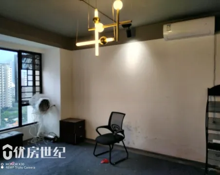中融中央首府3室2厅1卫朝南精装