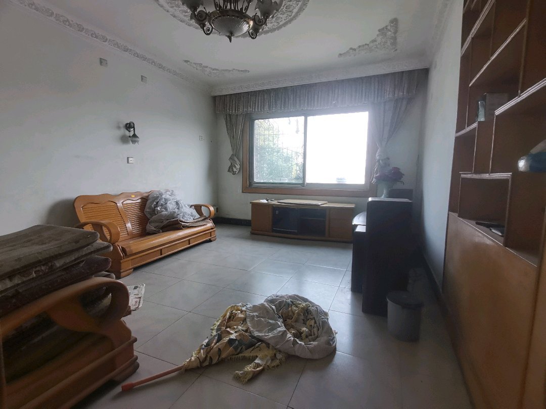 树脂厂家属区,树脂厂，84平两厅两卫一卫6