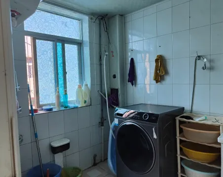 二水单位房3室2厅1卫精装