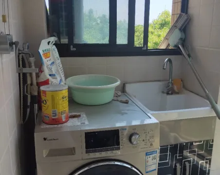 柏庄春暖花开3室2厅1卫朝南精装