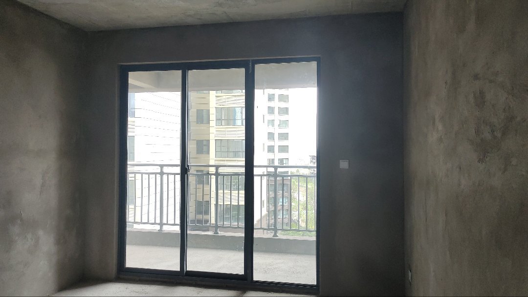 麒麟区南片区毛坯3室2厅2卫二手房出售2